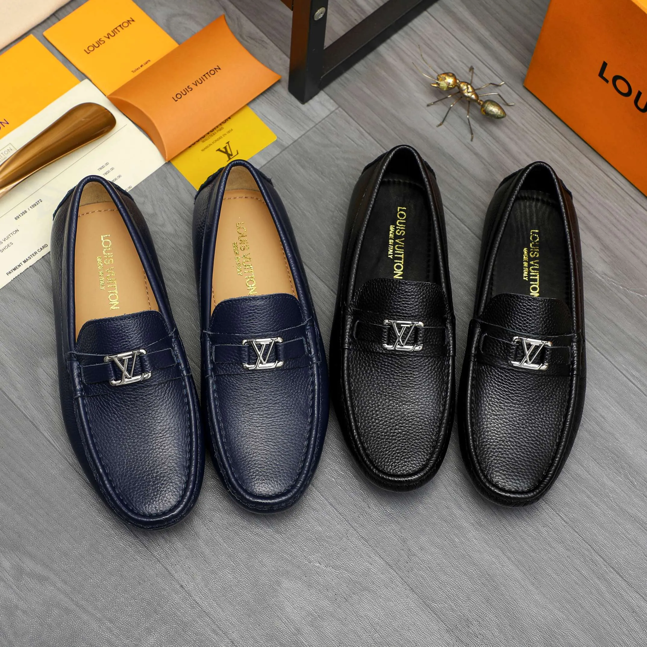Men's shoes 💰p420 Product trademark: LV (Louis Vuitton) casual slip-on men's shoes Regular size: 38-44 Product materials: Selected pebbled cowhide upper, sheepskin lining, original rubber outsole